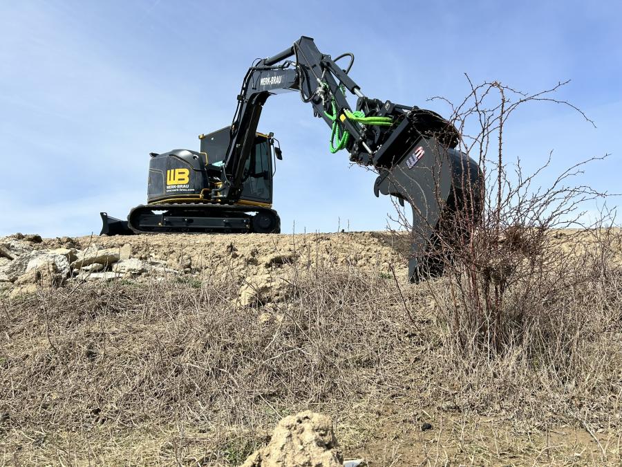 Available for 2–33-ton excavators, Werk-Brau Powered by Steelwritst Tiltrotators are ideal for use with general purpose and specialty buckets and attachments like rippers, grapples, pallet forks and more.